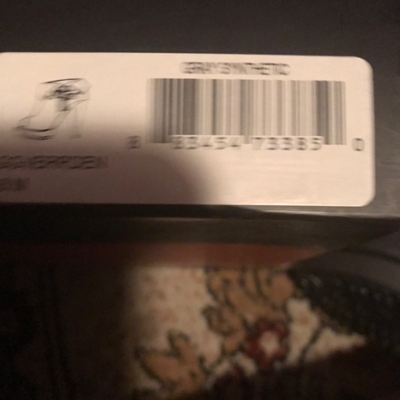 Size 8, New shoe bootie Grey - Picture 6 of 6